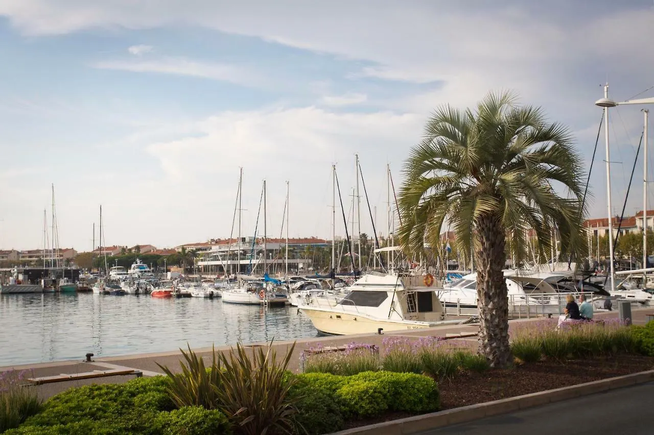Residence Les Lionceaux By Popinns Saint-Raphael  France